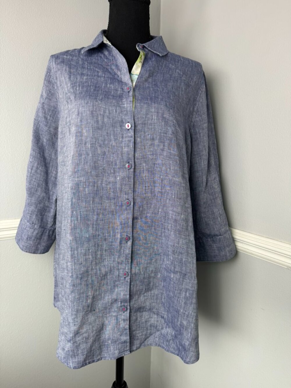 Chicos Sz 10 100% Linen No Iron Flip Cuff Side Button Inner Beauty Casual Basic